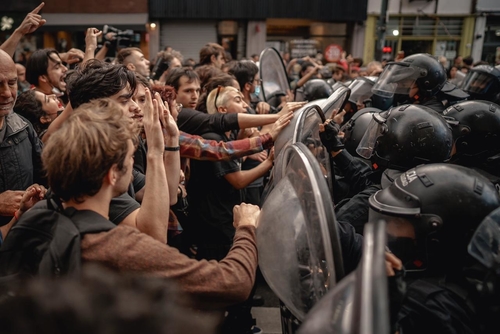 policia represion incaa portada