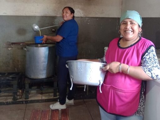 Portada: cocineras comunitarias