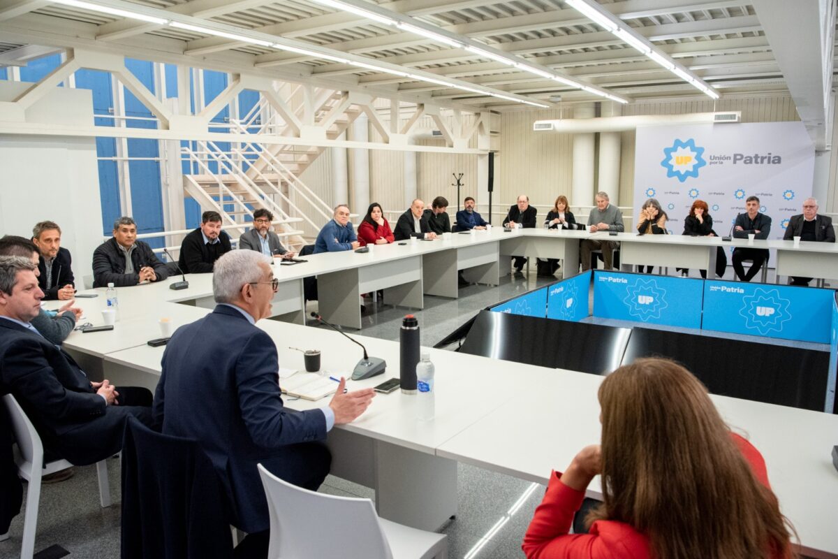 Portada. Pymes lanzan campaña apoyo a Massa