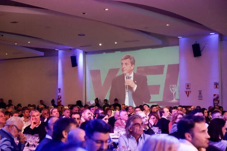 Portada. Massa en encuentro con empresarios Pymes