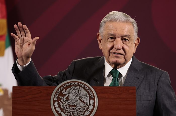 Portada, AMLO se pronuncia contra Milei