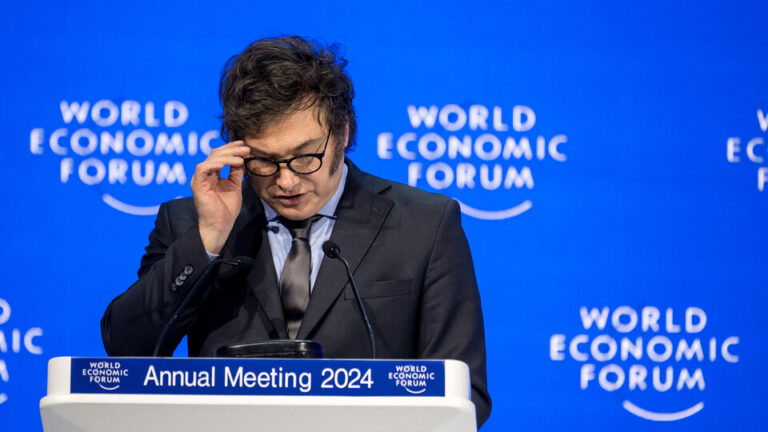 Portada. Milei en Davos