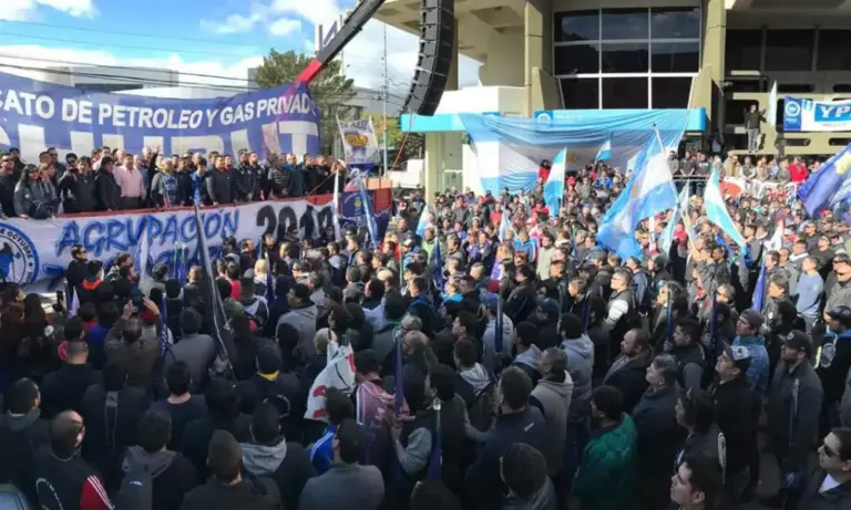 Portada. Conflictos gremiales en La Patagonia