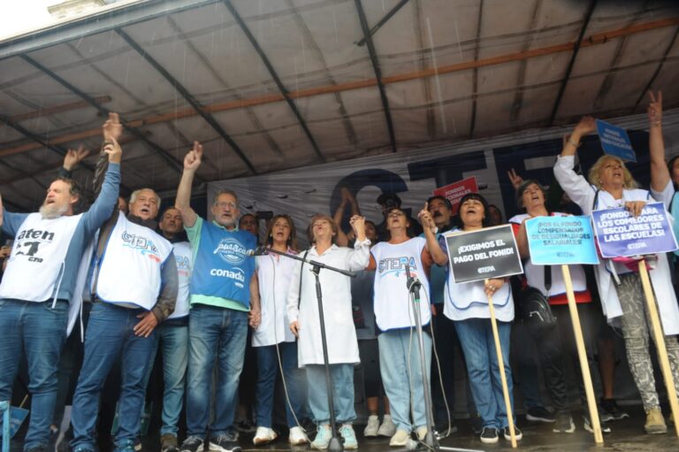 portada. Paro docente y movilización en reclamo del Fonid y Paritarias Nacionales