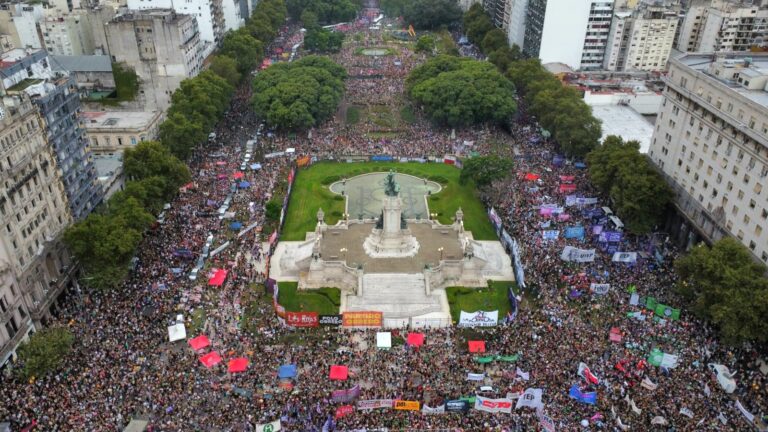 Portada. Masiva movilización al Congreso 8M 2024