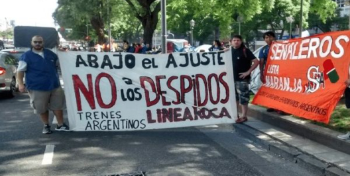 Portada. Aumenta la desocupación y baja el PBI