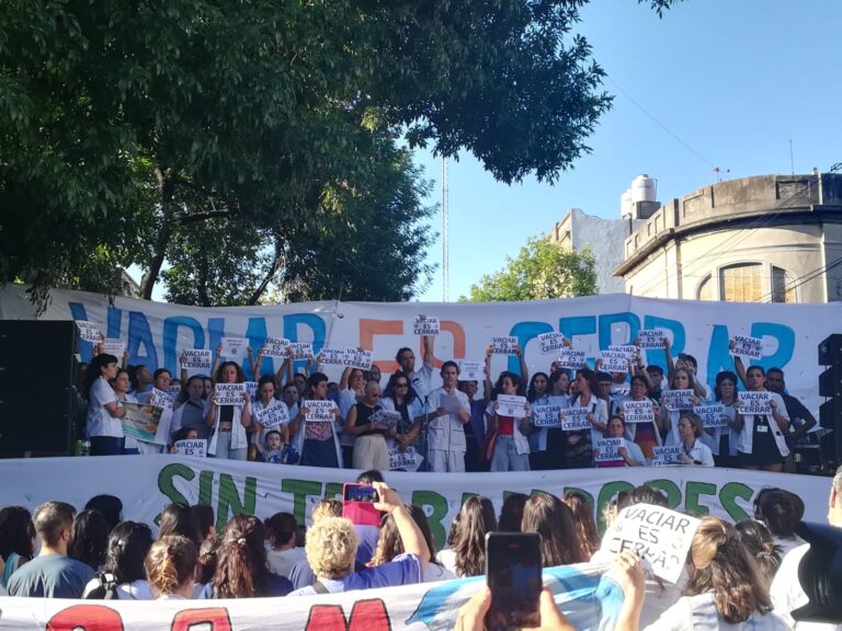 Portada. Abrazo al Hospital Bonaparte