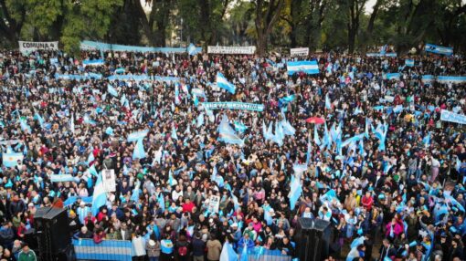 Portada. Banderazo Parque Lezama
