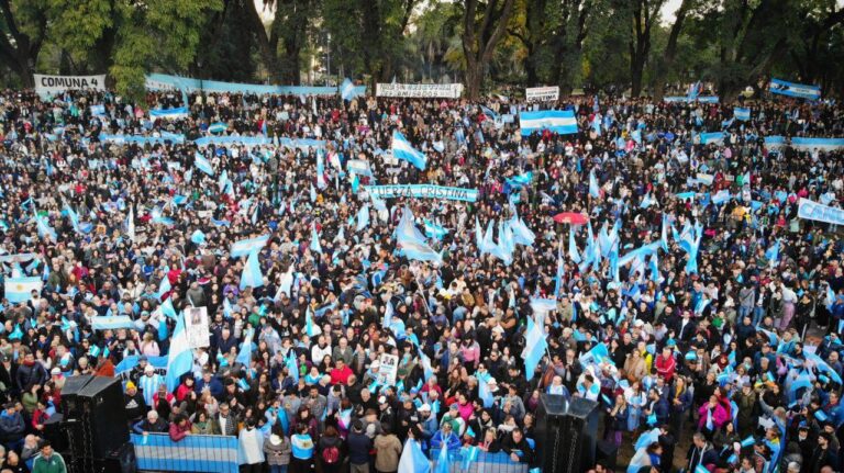 Portada. Banderazo Parque Lezama