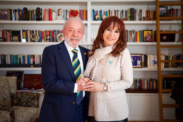 Portada. Lula visita a Cristina