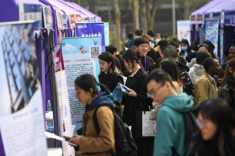 Portada. Expo empleo China