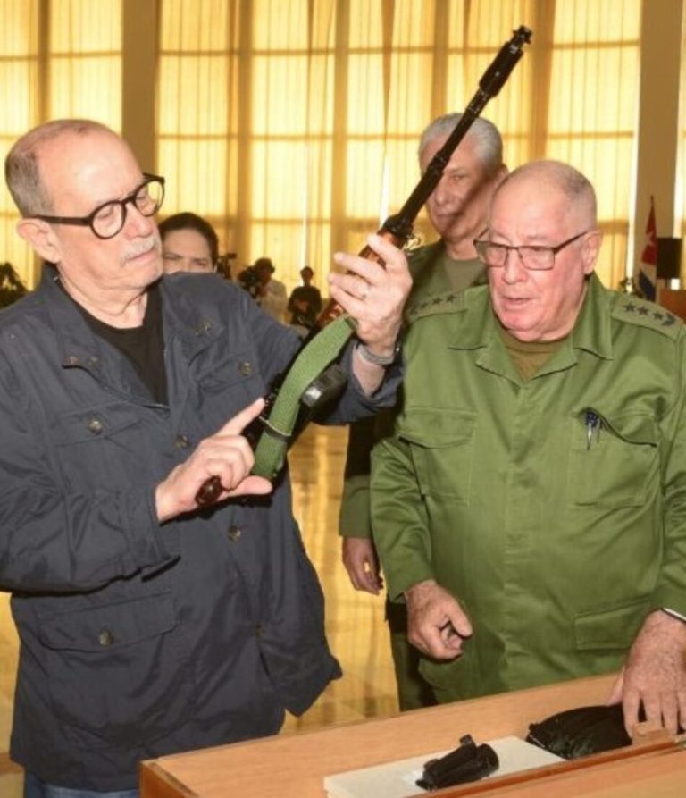 Silvio Rodríguez AKM