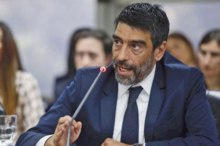 Rodolfo-Tailhade-Diputado-Nacional-del-Frente-de-Todos-scaled-1024x683