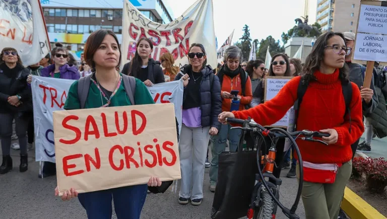 Portada. Salud en crisis