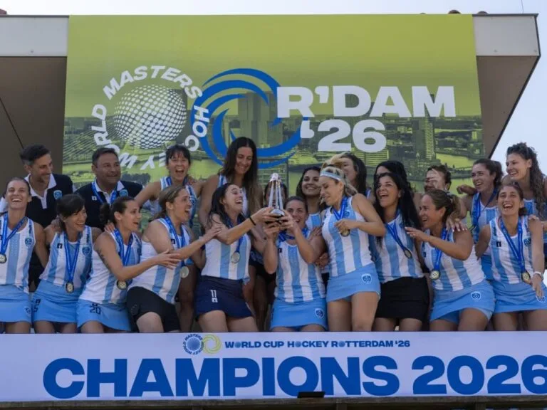 Portada. Selección hockey femenino +50