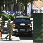 Portada. Militarización gobierno