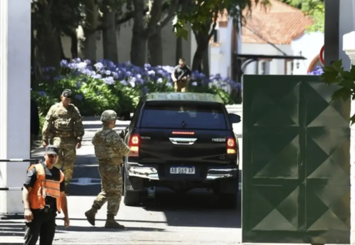 Portada. Militarización gobierno